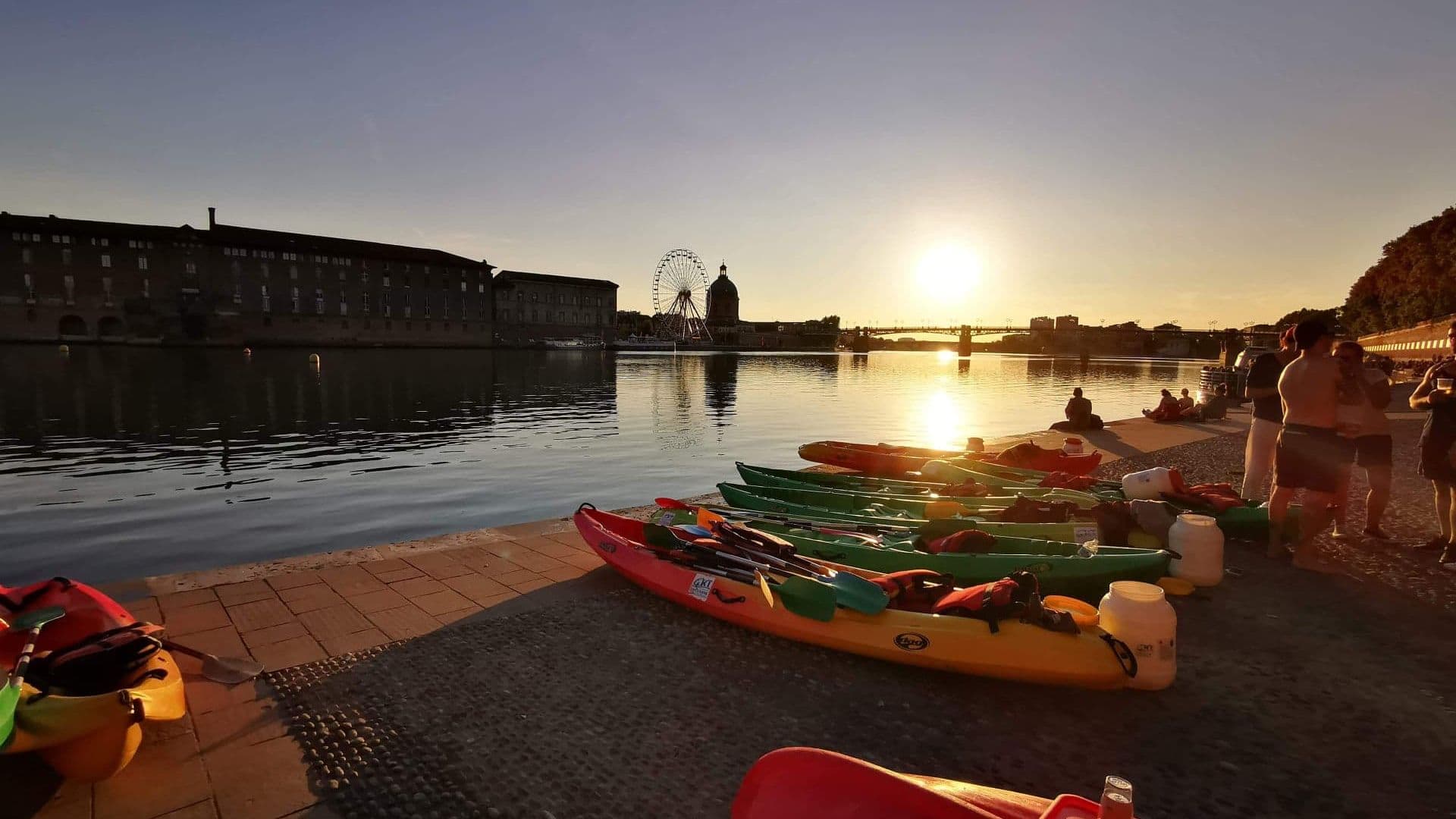 Afterwork sunset kayak quai dorade